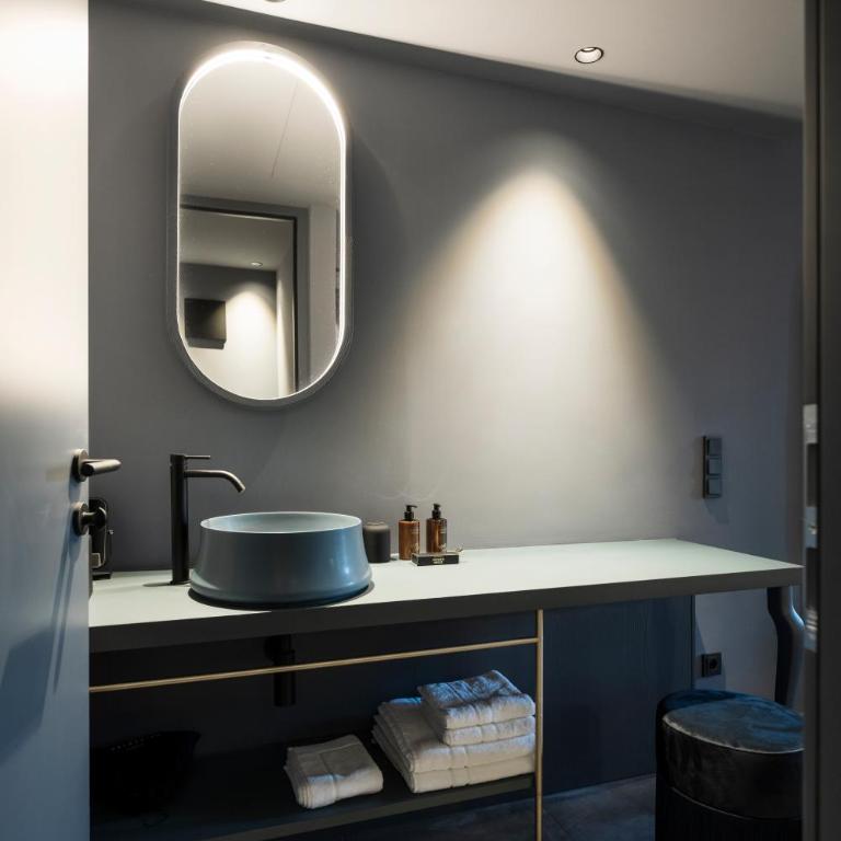 Altstadthotel Weisses Kreuz - Doppelzimmer mit Balkon - 3