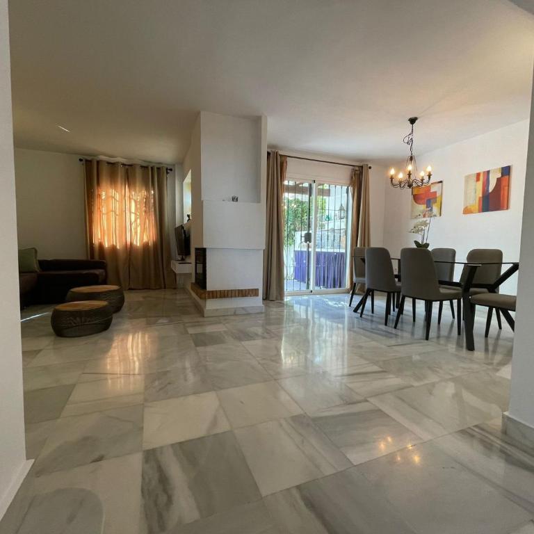 Apartamentos Naranjos del Sol Marbella - Casa de 4 dormitorios - 1