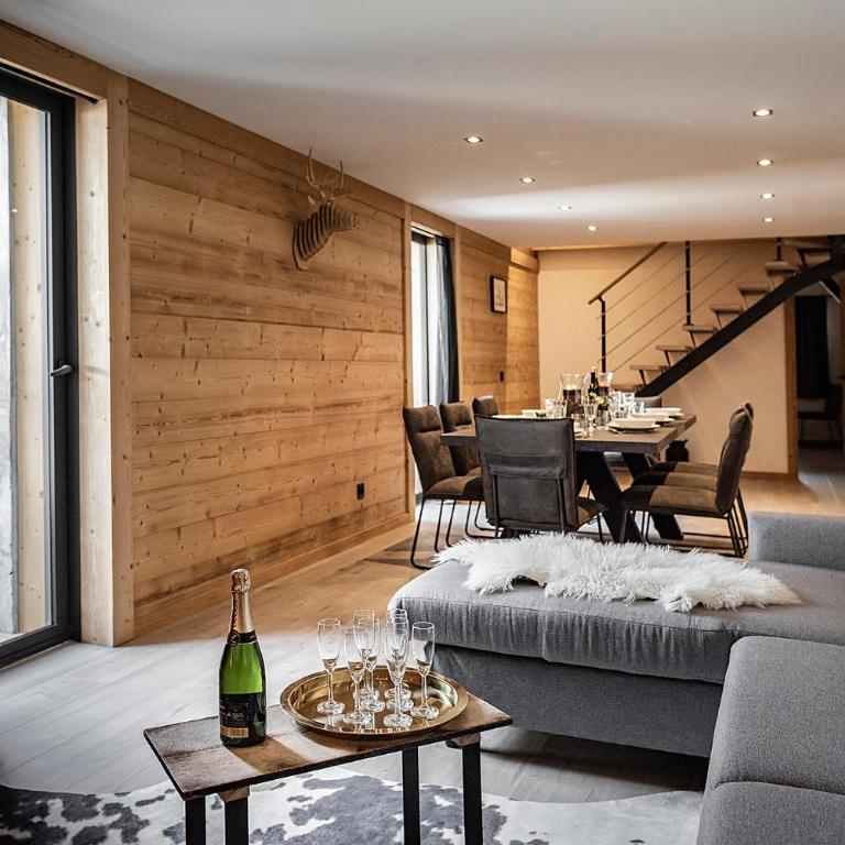 Nouveau et spacieux, Place de l'Eglise et terrasse privative - Appartement en Duplex - 10