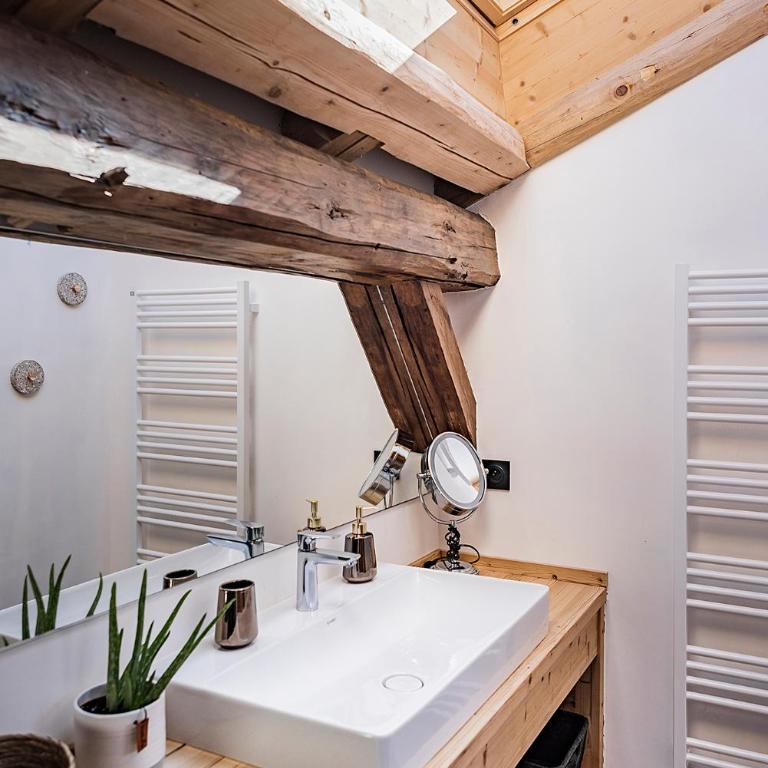 Nouveau et spacieux, Place de l'Eglise et terrasse privative - Appartement en Duplex - 11