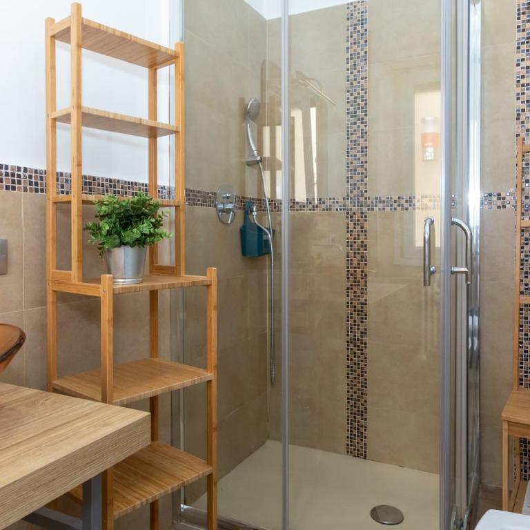 Comfy Vatican Suite - Camera Matrimoniale Deluxe con Balcone - 7
