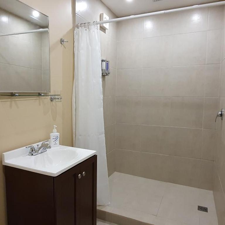 Costero Inn - Not Hotel - Suite con cama grande - 12
