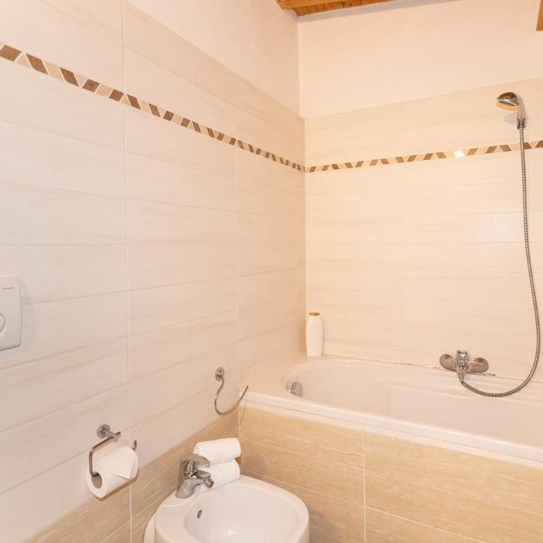 Giardi - Two-Bedroom Apartment - 38