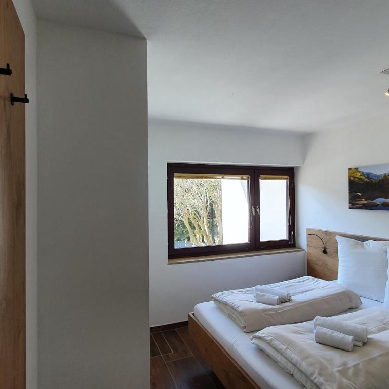 Absolute Active Mountain Resort - Apartment mit 3 Schlafzimmern, Balkon und Bergblick - 5