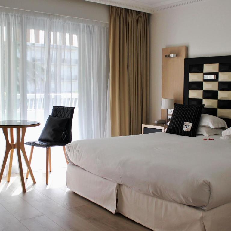 Hôtel Victoria - Chambre Double Confort avec Terrasse et Vue sur le Jardin - 6