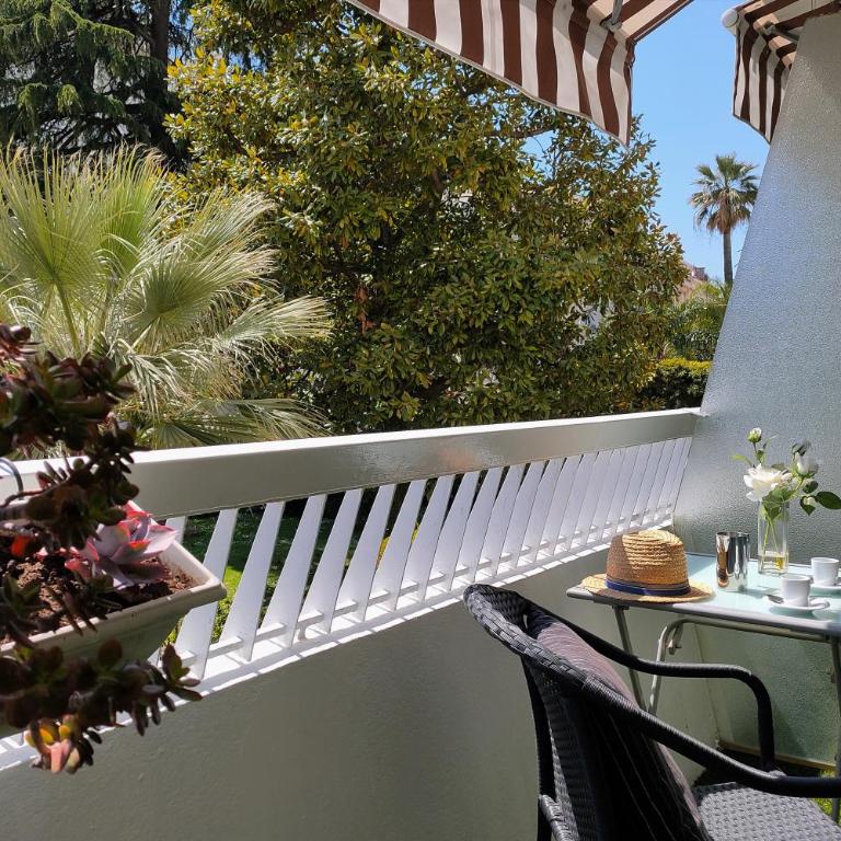 Hôtel Victoria - Chambre Double Classique avec Balcon - Vue sur Jardin - 4