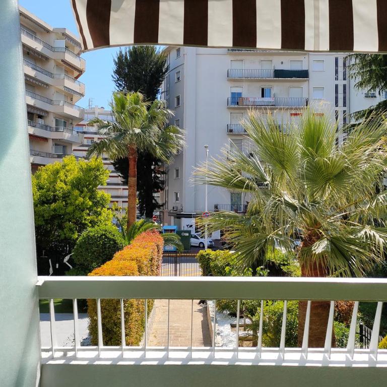Hôtel Victoria - Chambre Double Classique avec Balcon - Vue sur Jardin - 7