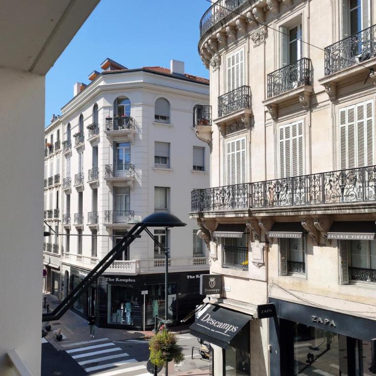 Hôtel Victoria - Chambre Double Classique - Vue sur Ville - 4