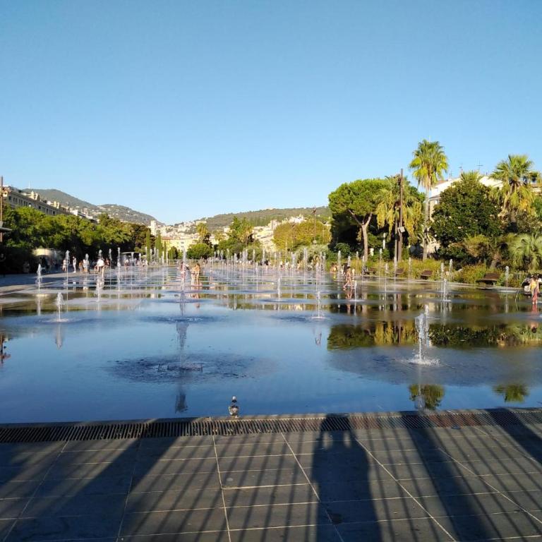 Appartement au cœur de Nice - Apartamento de 2 dormitorios - 53