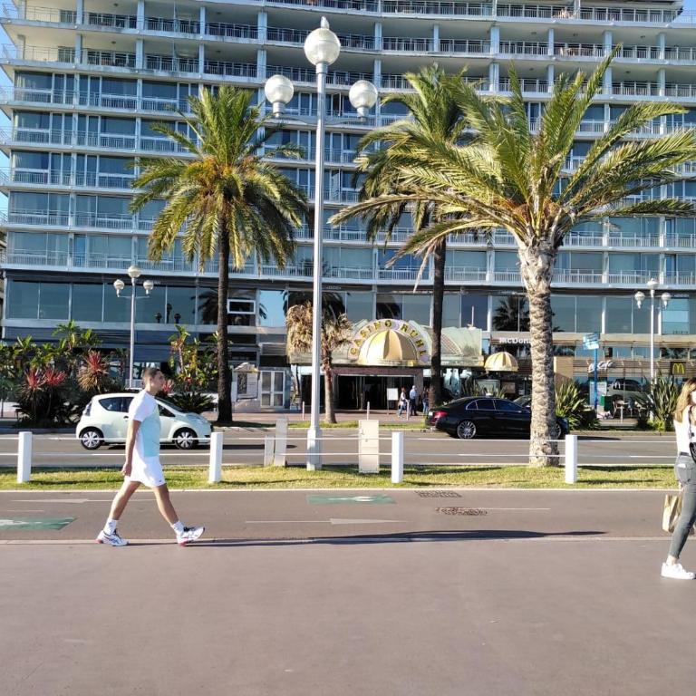 Appartement au cœur de Nice - Apartamento de 2 dormitorios - 64