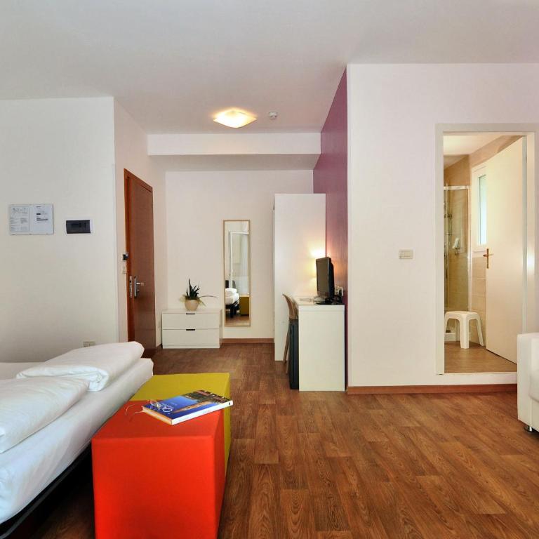 Hotel Nederland - Camera Tripla - 8