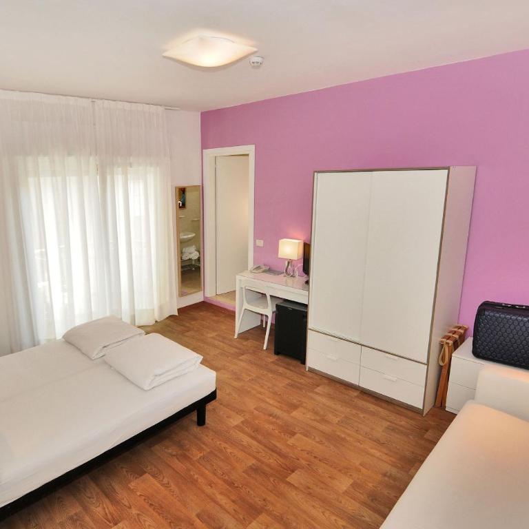 Hotel Nederland - Camera Tripla - 14