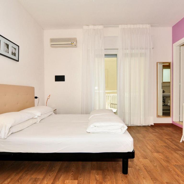 Hotel Nederland - Camera Tripla - 15