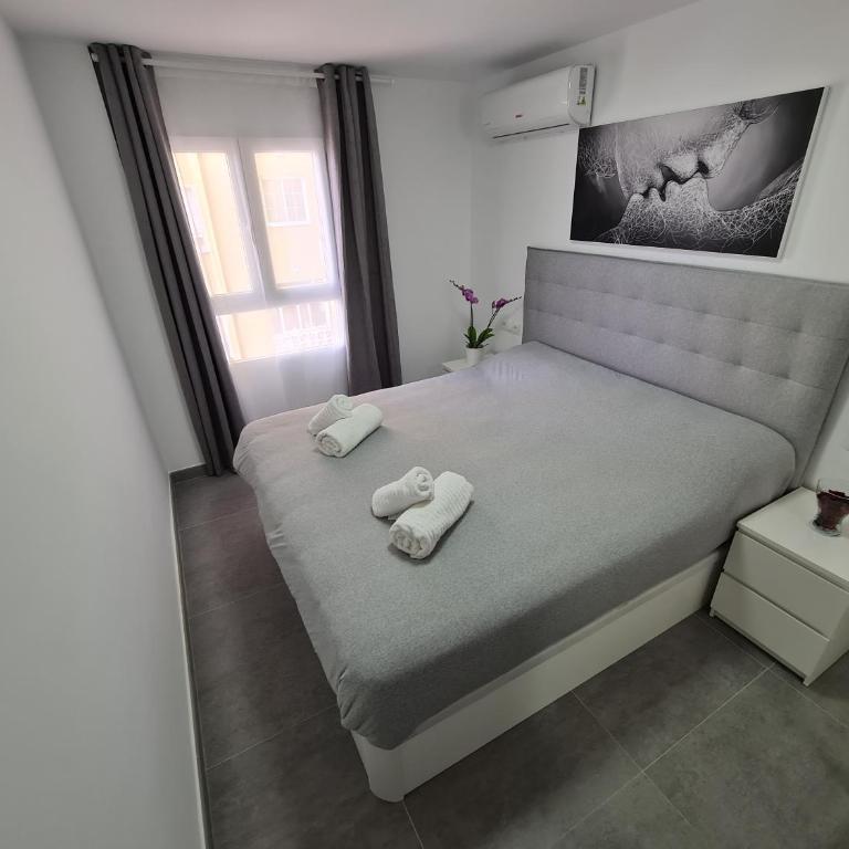 Modern 3 Bedroom Luxury Apartment in Torremolinos - Three-Bedroom Apartment - 23