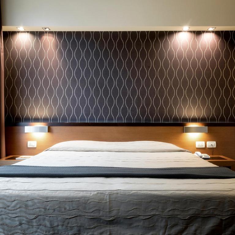 HC3 Hotel - Classic Double or Twin Room - 5