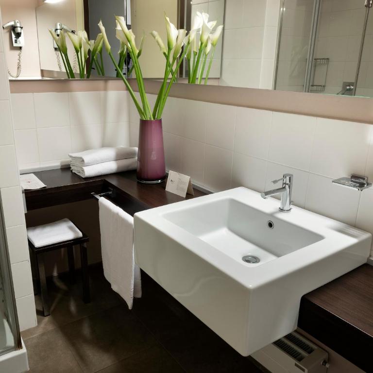 HC3 Hotel - Classic Double or Twin Room - 6