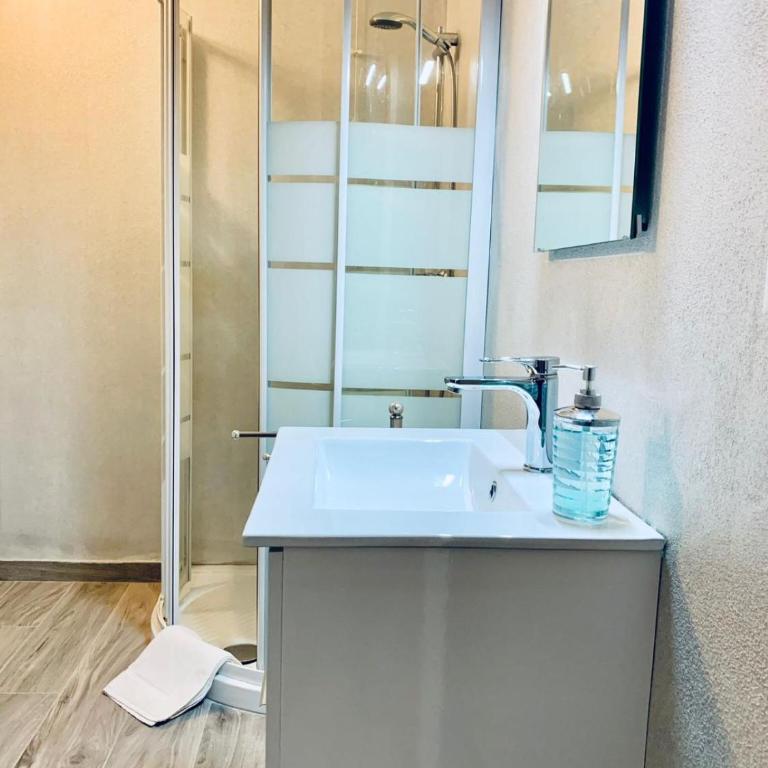 DEPENDANCE LAZISE PISCINA PRIVATA AD USO ESCLUSIVo - Appartamento con 1 Camera da Letto - 19