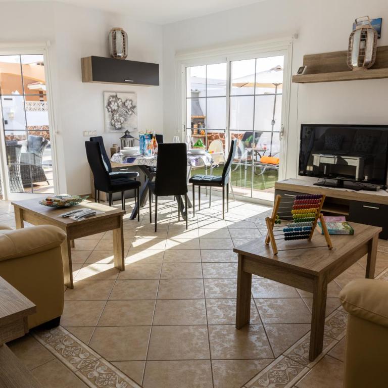 Perfect for family holidays with private pool, near beach and golf- Villa Ashley - Villa - 31