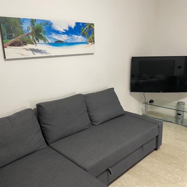 Sunset Apartments - King Studio with Sofa Bed - 14