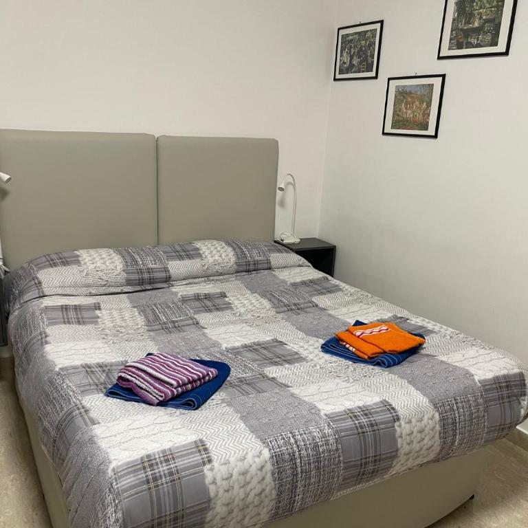 Sunset Apartments - King Studio with Sofa Bed - 1