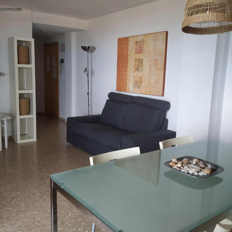 Apartamento Con Preciosas Vistas Al Mar,WIFI y piscina de temporada - Apartment - 3