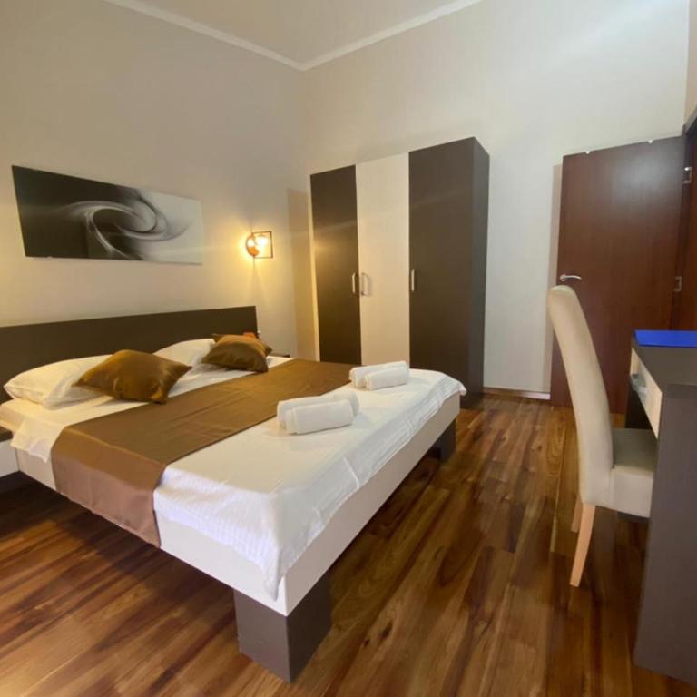 Pejovic Residence Budva - Apartman sa Pogledom na Bazen - 5