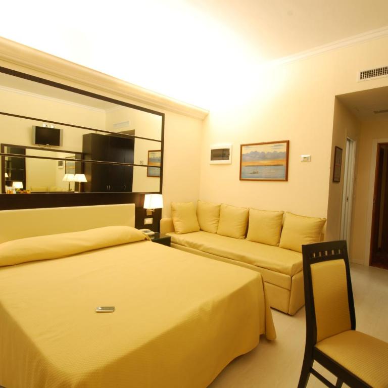 Hotel Caesar Paladium - Camera Matrimoniale Superior con Letto Supplementare e Vista Mare - 1