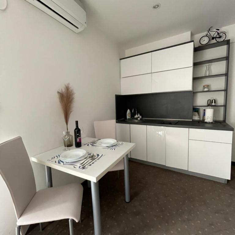 Apartments & Rooms Villa Zaad FREE PRIVATE PARKING - Studio with Sofa Bed - 6