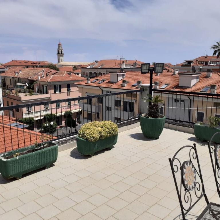 Attico Palazzo Azzurro - Appartamento con 2 Camere da Letto - 2