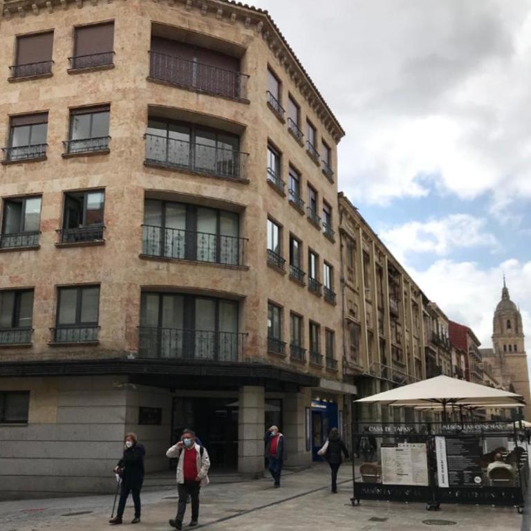 CASA TITA PLAZA MAYOR a 1 minuto, 5 baños - Apartment - 1
