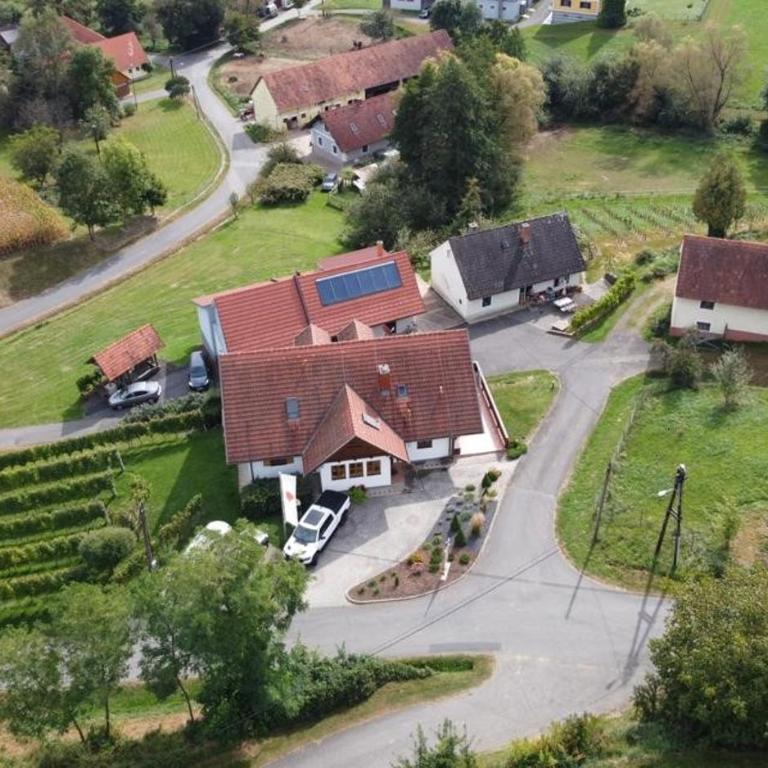 Gästehaus - Camping- Weinhof Radl - Maison de Vacances - 1