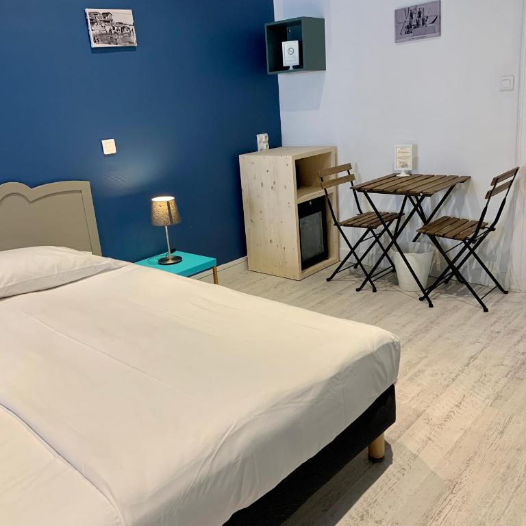 Hôtel Le Petit Baigneur - Chambre Double ou Lits Jumeaux Supérieure avec Vue sur Ville - 5