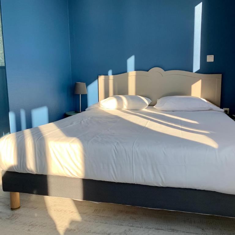 Hôtel Le Petit Baigneur - Chambre Double ou Lits Jumeaux Supérieure avec Vue sur Ville - 2