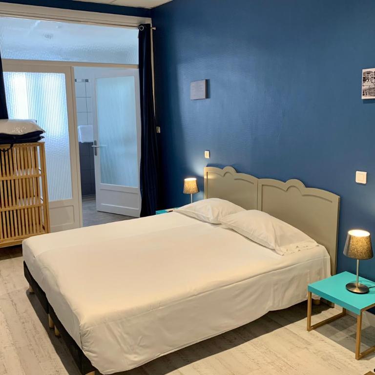 Hôtel Le Petit Baigneur - Chambre Double ou Lits Jumeaux Supérieure avec Vue sur Ville - 3