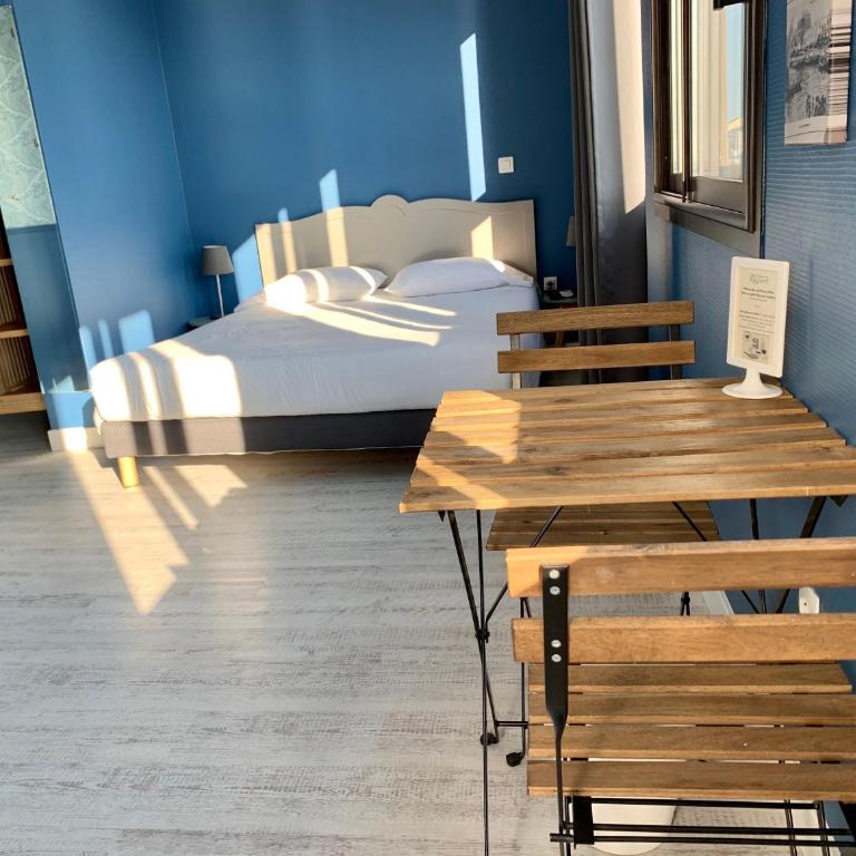 Hôtel Le Petit Baigneur - Chambre Double ou Lits Jumeaux Supérieure avec Vue sur Ville - 19