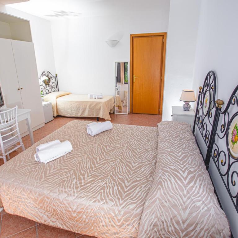 Nuovo Castello Crisilio - Triple Room - 1