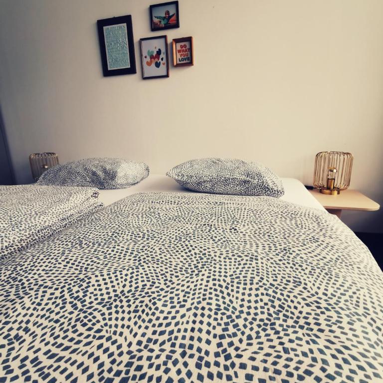 Backpackers Luzern - Budget Doppel-/Zweibettzimmer mit Gemeinschaftsbad - 2