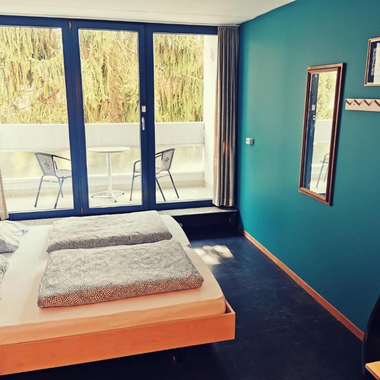 Backpackers Luzern - Budget Doppel-/Zweibettzimmer mit Gemeinschaftsbad - 10