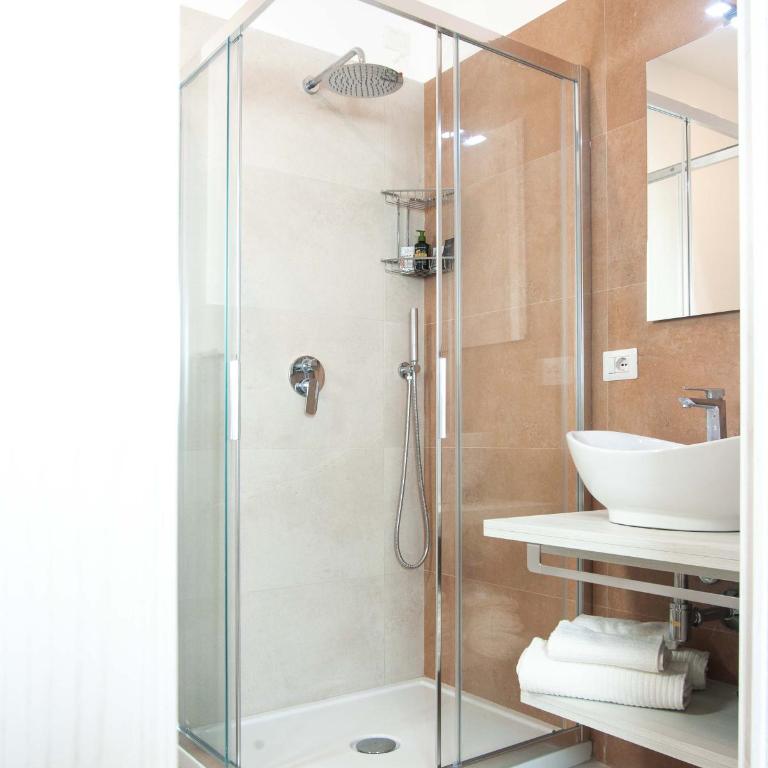 Panta Rei - Camera Matrimoniale con Bagno Privato - 3