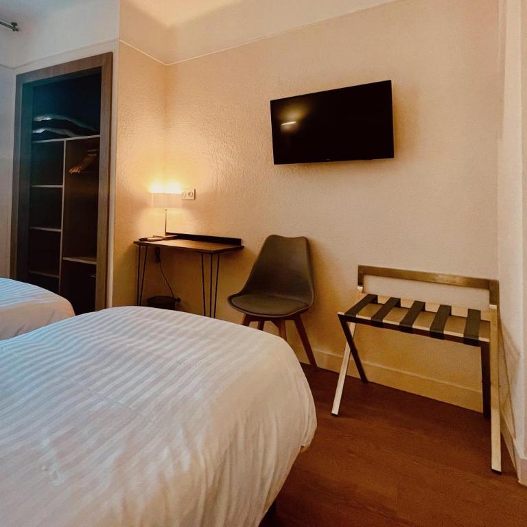 Hotel Courbet - Chambre Lits Jumeaux Économique - 4