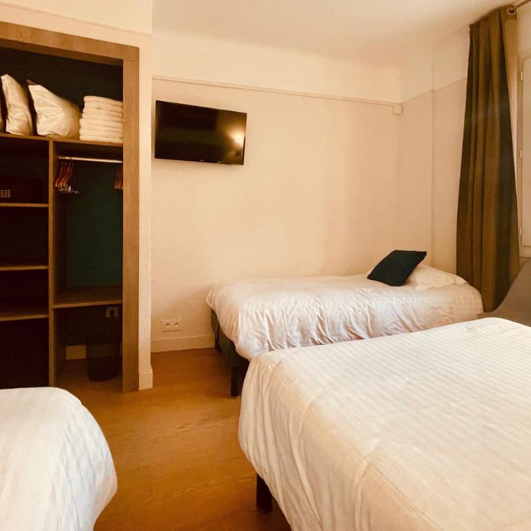 Hotel Courbet - Chambre Quadruple Économique - 5