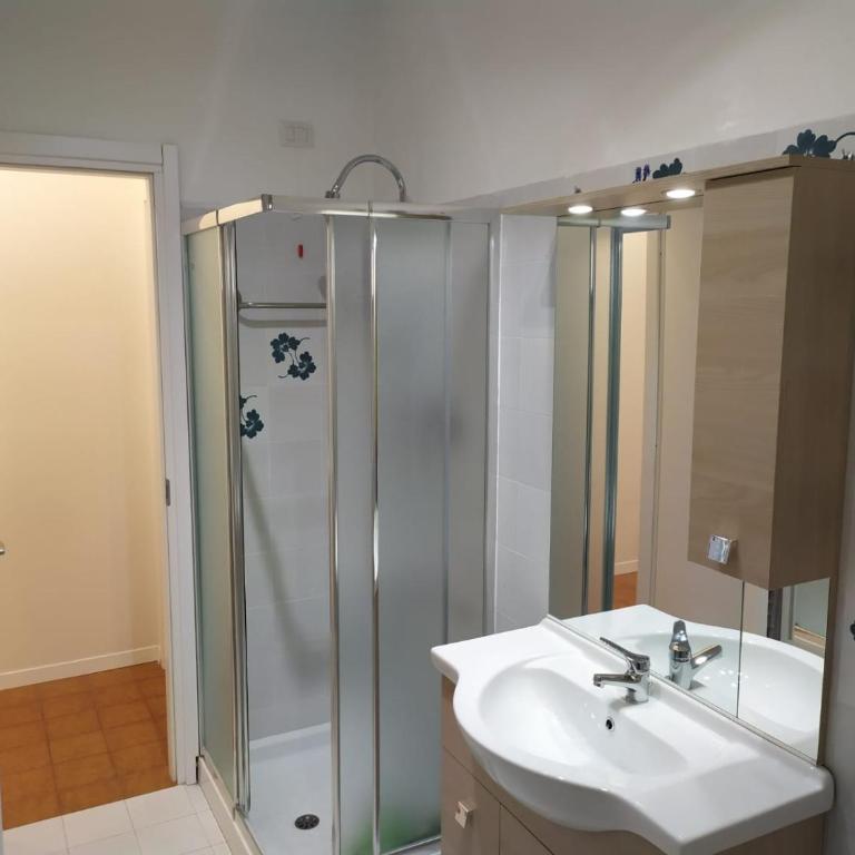 Beach House, 300 m dal mare, Marina di Massa - Apartment mit 2 Schlafzimmern - 24