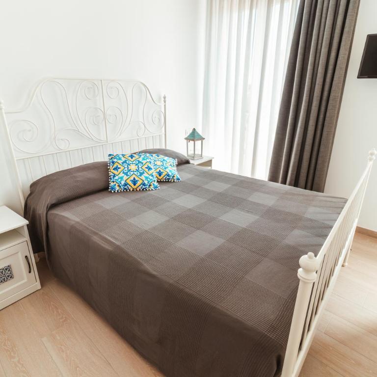 FeMa Apartment & Rooms - Housea - Camera Matrimoniale con Balcone e Vista Mare - 8