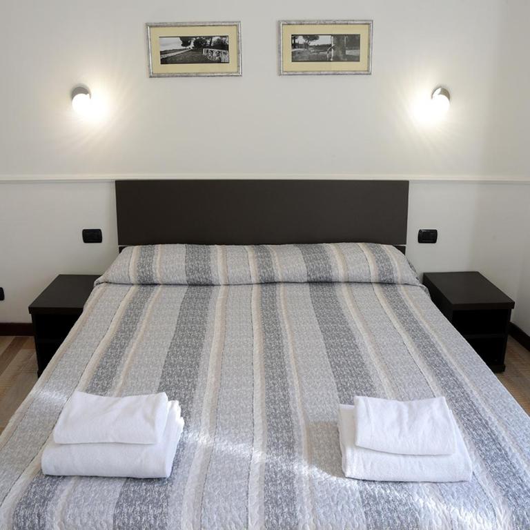 GH Colosseum - Camera Matrimoniale Deluxe con 1 Letto Supplementare - 3