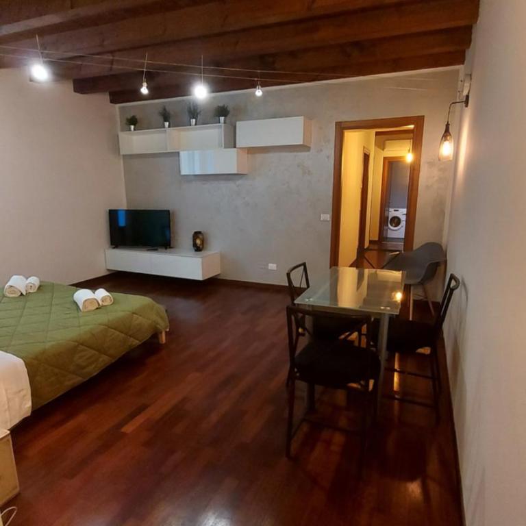 Marconi Rooms – Porta Leoni - Appartamento Superior con 2 Camere da Letto - 2