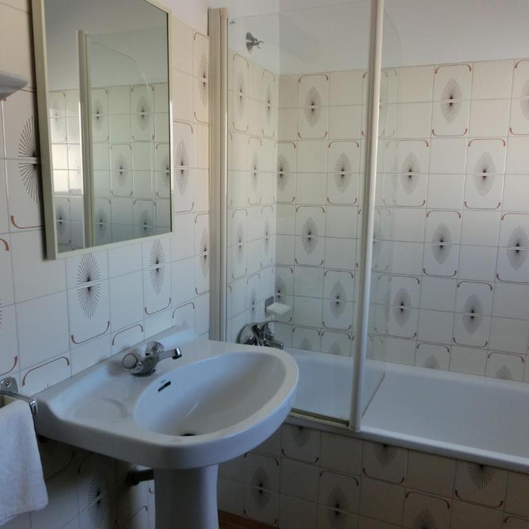 Hotel Can Català - Habitación Familiar (2 adultos y 2 niños) - 6