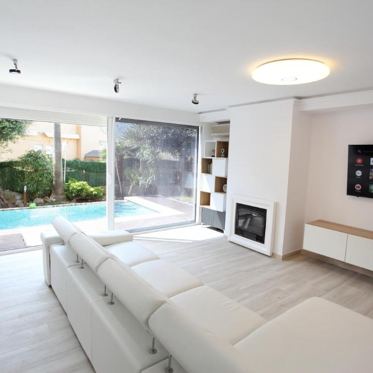 Tropical garden, villa with pool near the beach - Villa - 24