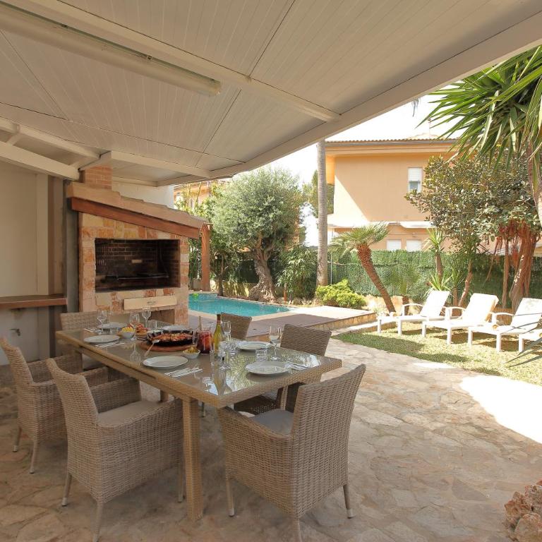 Tropical garden, villa with pool near the beach - Villa - 33