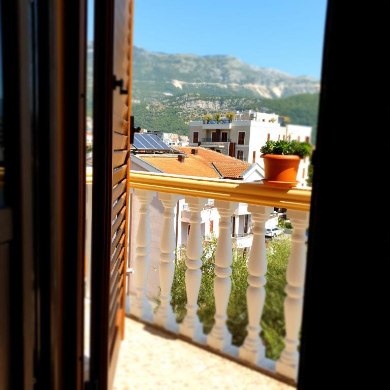Villa Vujačić - Studio with Terrace - 8