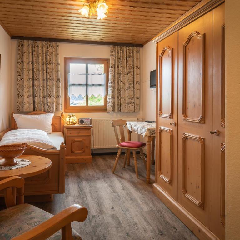 Pension Villa Lockstein - Einzelzimmer mit Bad - 2